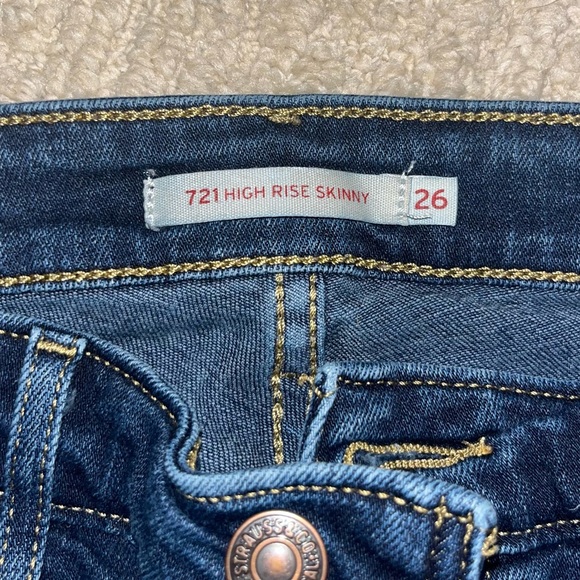 Levi’s High Rise Skinny Jeans - Picture 3 of 4